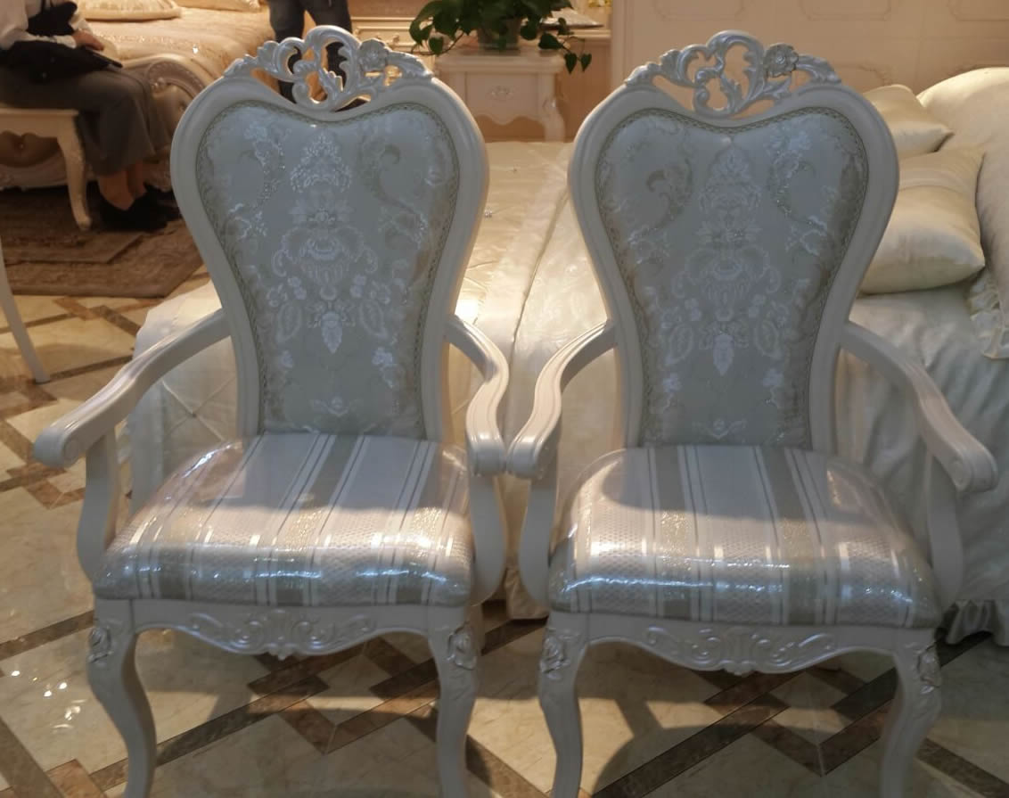 Queen and King Chairs